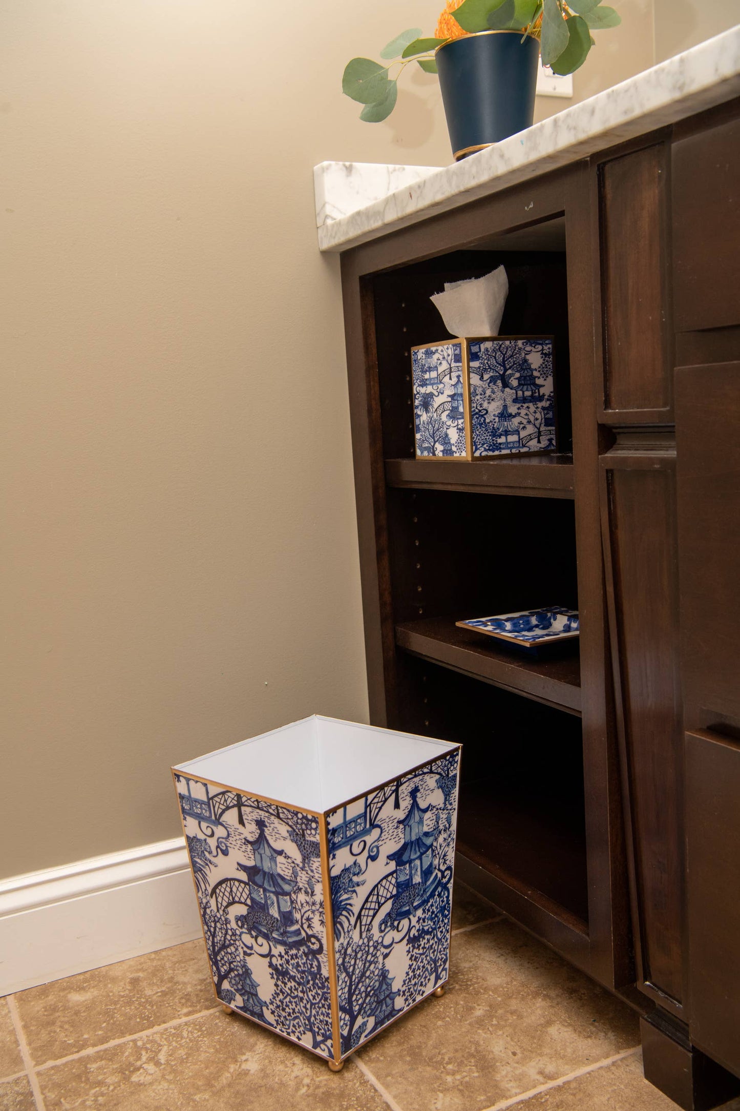 Garden Party Enameled Square Wastebasket 9