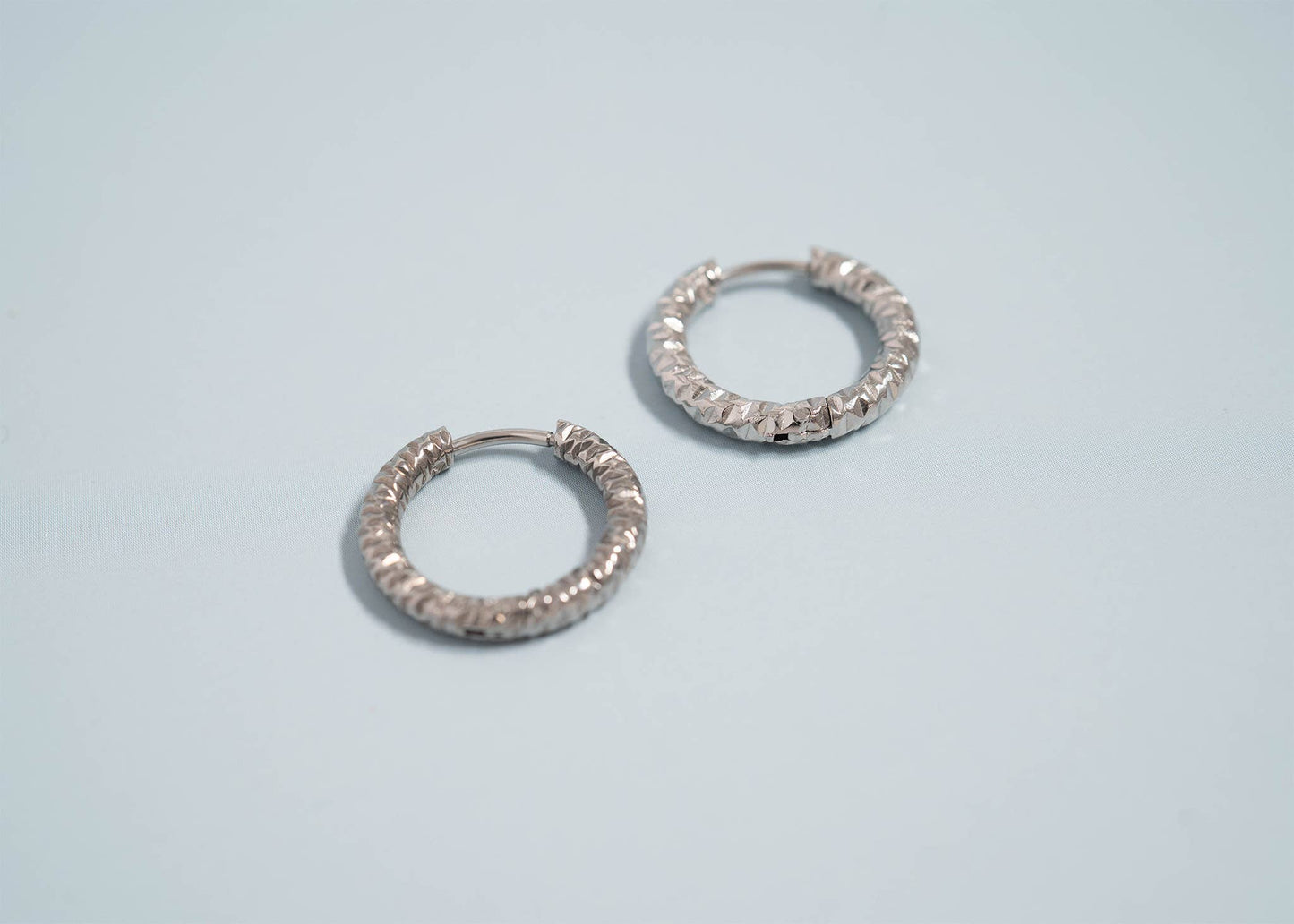18K Gold PVD Stainless Steel Textured Huggie Hoop Earrings / ERJ0012