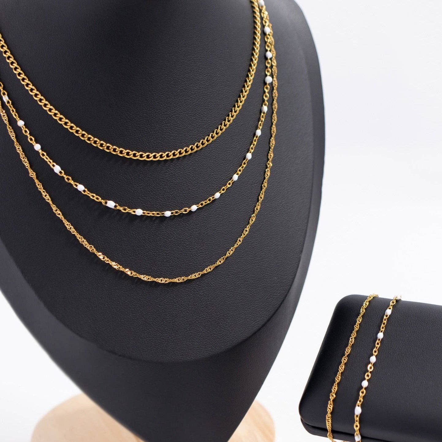 18K Gold PVD Stainless Steel White Confetti Chain Necklace