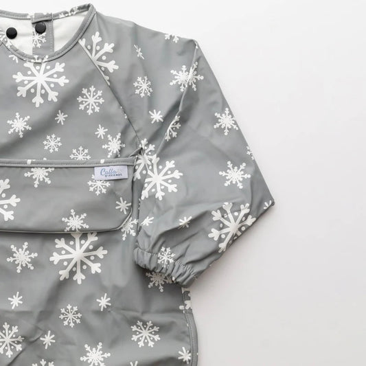 Calla Baby – Grayson Long Sleeve Bib – Snowflakes Gray Christmas