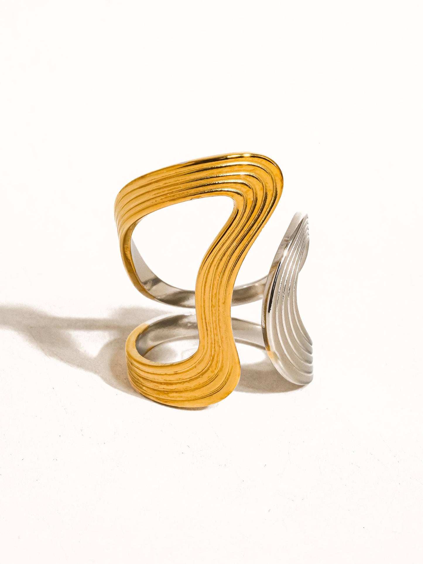 Xena 18K Gold Non-Tarnish Wavy Abstract Ring