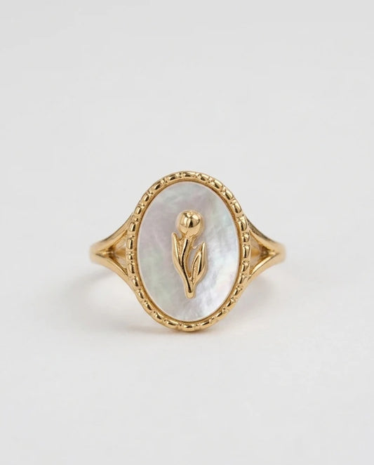 Gracefully Waterproof Gold Flower & Shell Ring