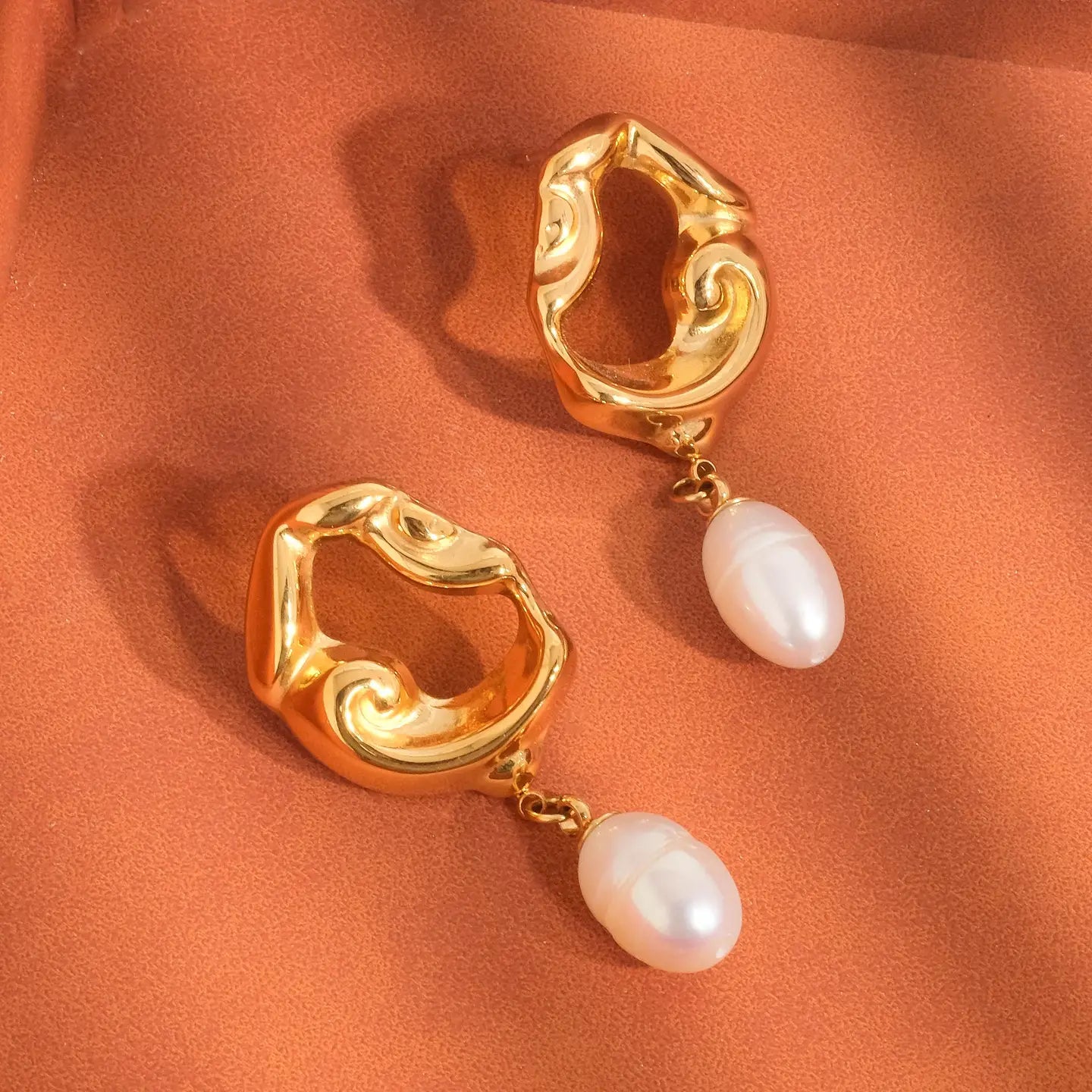 Nerissa 18K Gold Non-Tarnish Abstract Pearl Earring